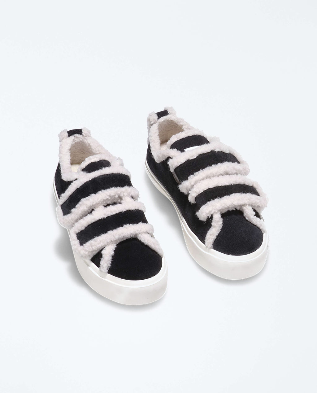 Izzy sneakers